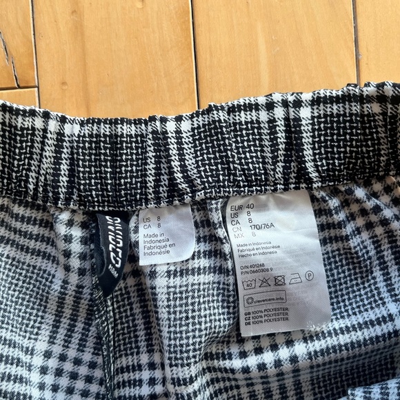 Women’s Black and White Cropped Plaid Pants - Picture 2 of 3